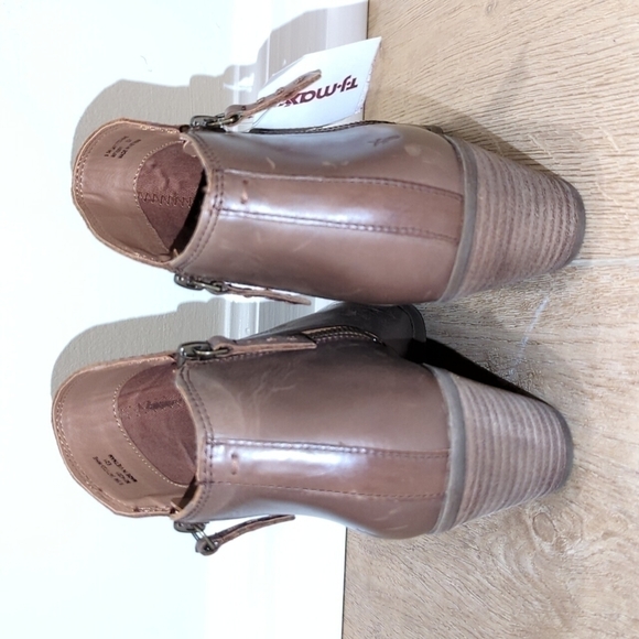 Frye Judith Leather Heeled Bootie in Whiskey Brown - Picture 6 of 6